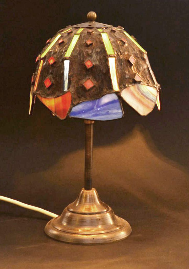 tifani lampa u gotskom stilu